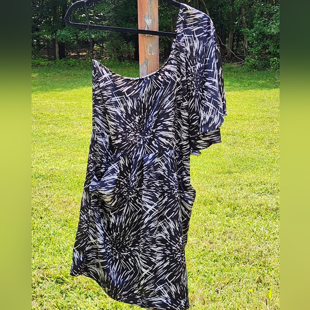 Collective Concepts Asymmetrical Dress With Pockets M